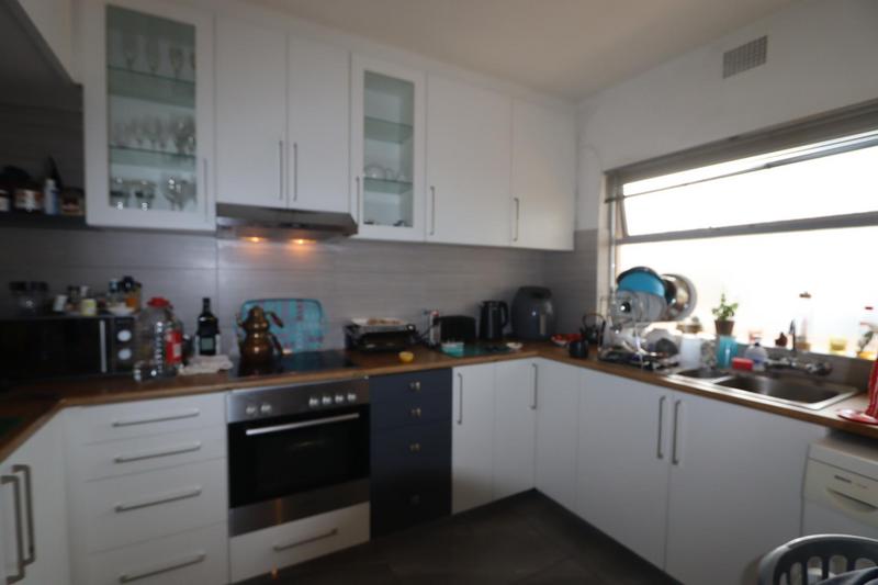 To Let 2 Bedroom Property for Rent in Sea Point Western Cape